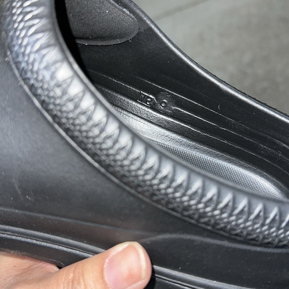 UGG Women’s TASMAN X BLACK - Picture 7 of 7